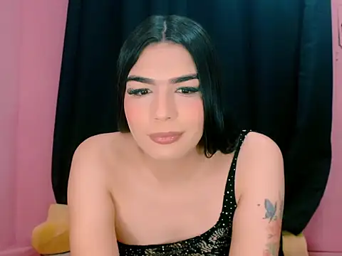 Snapshot of _crystal23_ chatting on 10-18-25, 04:48  crystal23  online show from 10-18-25, 04:48