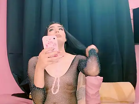 Snapshot of _crystal23_ chatting on 10-19-25, 05:19  crystal23  online show from 10-19-25, 05:19