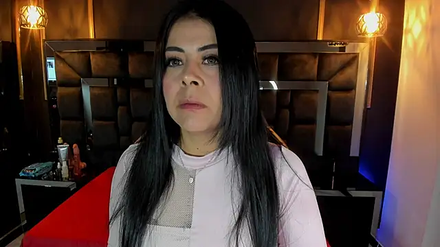 Aniajoness  online show from 09-25-25, 04:16