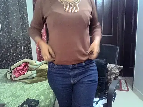 Snapshot of Meri_Cutie_Pie chatting on 11-29-25, 06:22 Meri Cutie Pie online show from 11-29-25, 06:22