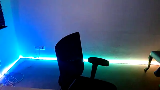 Mrs-Aurora online show from 12-22-25, 09:01