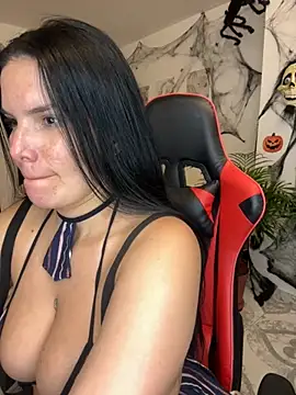 Snapshot of carol_cruz133 chatting on 10-22-25, 11:26 carol cruz133 online show from 10-22-25, 11:26