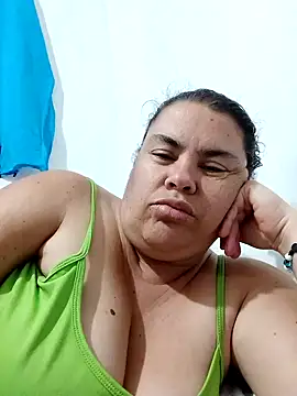 Snapshot of yaneth_ chatting on 09-19-25, 12:45 yaneth online show from 09-19-25, 12:45