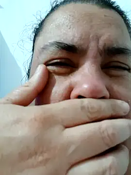 Snapshot of yaneth_ chatting on 10-16-25, 12:22 yaneth online show from 10-16-25, 12:22