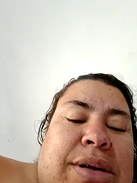 Snapshot of yaneth_ chatting on 10-21-25, 01:01 yaneth online show from 10-21-25, 01:01