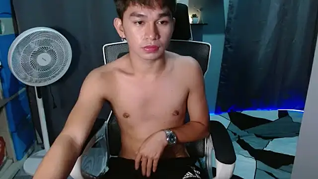 Snapshot of Midnight_Snack69 chatting on 10-27-25, 04:55 Midnight Snack69 online show from 10-27-25, 04:55