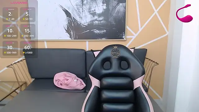 olivia russo  online show from 11-13-25, 08:08