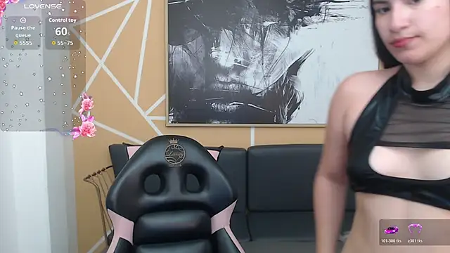 olivia russo  online show from 11-22-25, 08:08