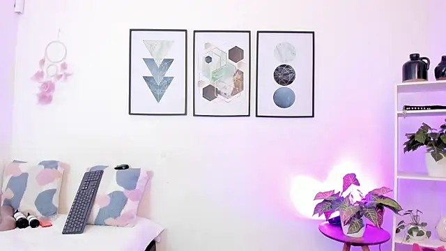 yunna7 online show from 11-18-25, 11:36