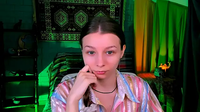 JulieDaniel online show from 11-18-25, 04:17