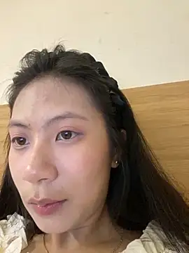 Snapshot of Lil-Gi chatting on 09-09-25, 04:17 Lil-Gi online show from 09-09-25, 04:17