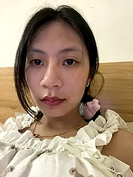 Snapshot of Lil-Gi chatting on 09-15-25, 03:34 Lil-Gi online show from 09-15-25, 03:34