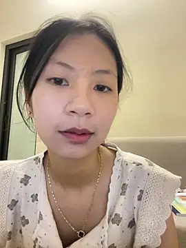 Snapshot of Lil-Gi chatting on 10-05-25, 03:54 Lil-Gi online show from 10-05-25, 03:54