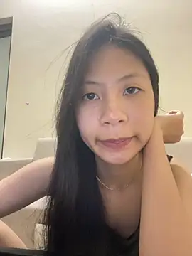 Snapshot of Lil-Gi chatting on 10-12-25, 03:11 Lil-Gi online show from 10-12-25, 03:11