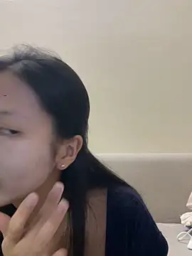 Snapshot of Lil-Gi chatting on 10-23-25, 03:22 Lil-Gi online show from 10-23-25, 03:22