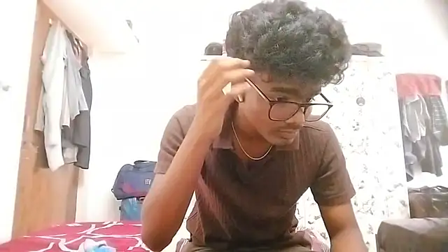 Snapshot of Rahulisagoodguy chatting on 10-11-25, 10:14 Rahulisagoodguy online show from 10-11-25, 10:14