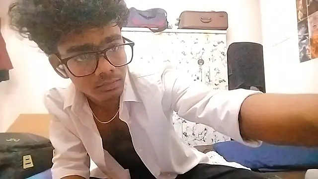 Snapshot of Rahulisagoodguy chatting on 11-01-25, 01:46 Rahulisagoodguy online show from 11-01-25, 01:46