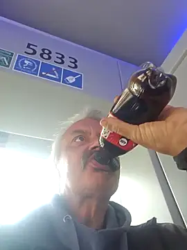 Snapshot of Fonse1860 chatting on 09-23-25, 08:39 Fonse1860 online show from 09-23-25, 08:39