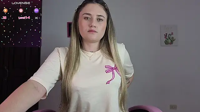 Veronika  Winslow  online show from 11-04-25, 05:28