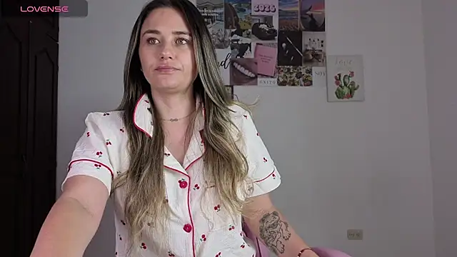 Veronika  Winslow  online show from 02-25-26, 09:19