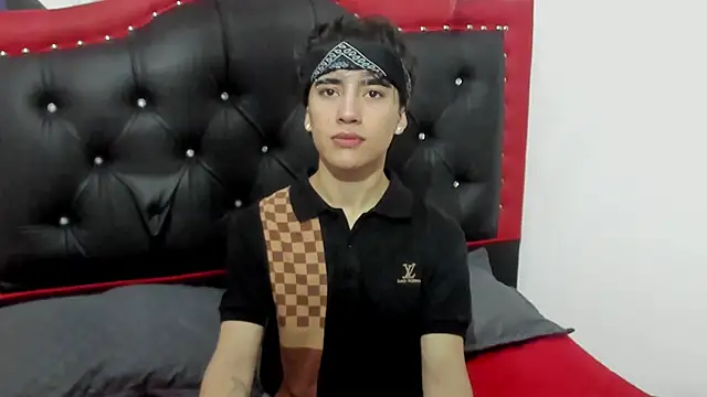 Snapshot of Thiago_Divine_ chatting on 10-20-25, 08:53 Thiago Divine online show from 10-20-25, 08:53