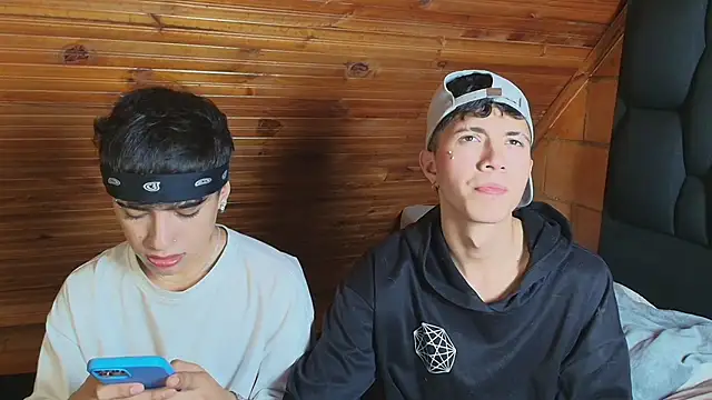 Snapshot of Thiago_Divine_ chatting on 11-05-25, 04:45 Thiago Divine online show from 11-05-25, 04:45