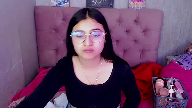 laurenelove online show from 10-06-25, 02:20