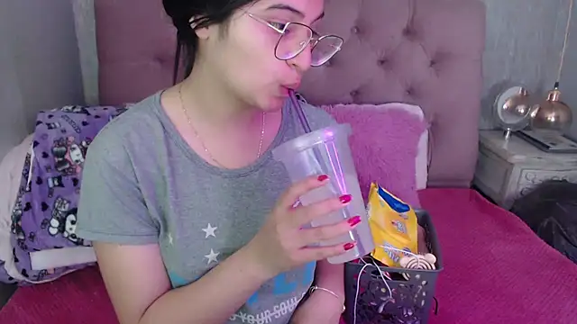 laurenelove online show from 10-09-25, 12:52