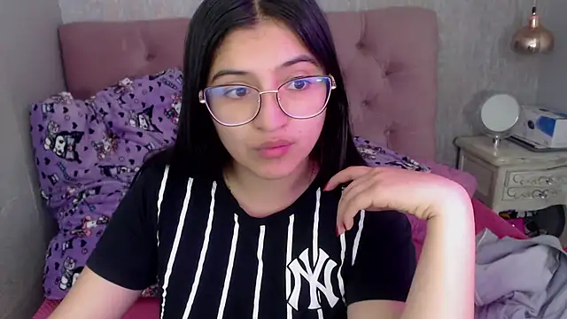 laurenelove online show from 10-20-25, 03:40