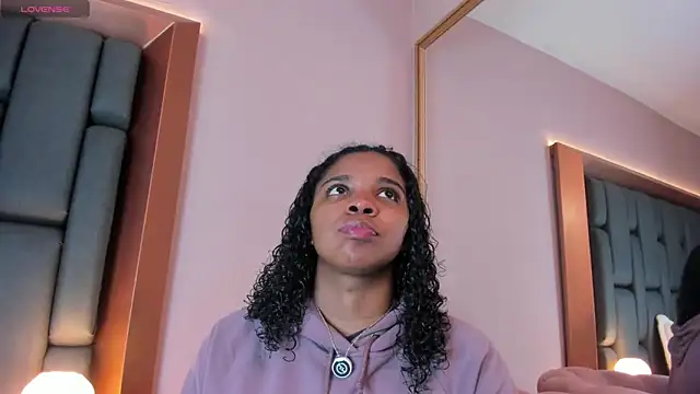 LisaMendez online show from 03-26-26, 03:23