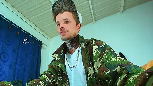 Snapshot of Gold_Loyal77 chatting on 09-14-25, 10:42 Gold Loyal77 online show from 09-14-25, 10:42