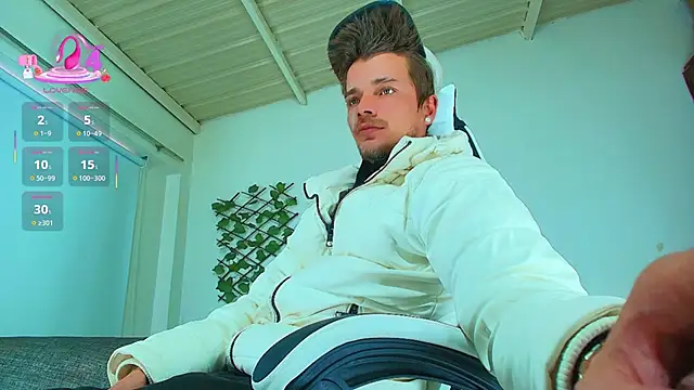 Snapshot of Gold_Loyal77 chatting on 10-03-25, 11:29 Gold Loyal77 online show from 10-03-25, 11:29