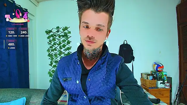 Snapshot of Gold_Loyal77 chatting on 10-07-25, 02:42 Gold Loyal77 online show from 10-07-25, 02:42