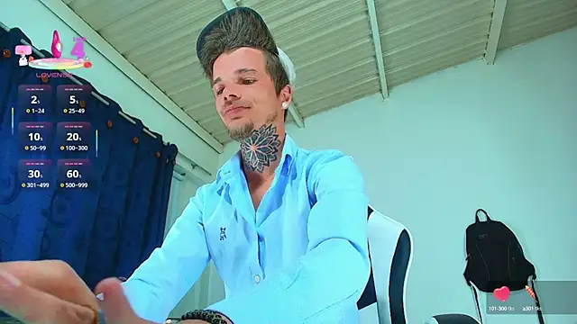 Snapshot of Gold_Loyal77 chatting on 10-11-25, 04:33 Gold Loyal77 online show from 10-11-25, 04:33