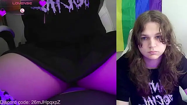 Snapshot of Elli-Ixby chatting on 09-26-25, 02:43 Elli-Ixby online show from 09-26-25, 02:43