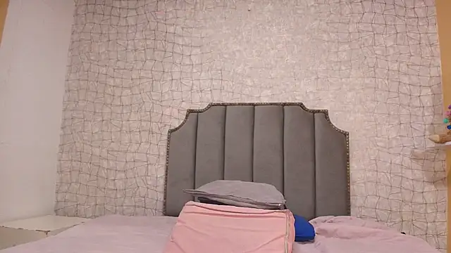 chloe leroy  online show from 11-12-25, 11:54