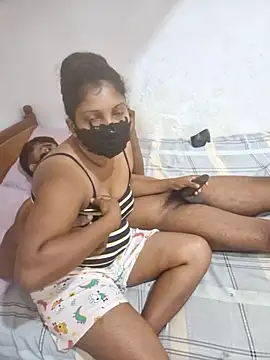 Snapshot of Amaayaa chatting on 02-07-26, 11:30 Amaayaa online show from 02-07-26, 11:30