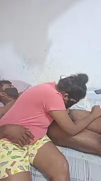 Snapshot of Amaayaa chatting on 02-14-26, 11:45 Amaayaa online show from 02-14-26, 11:45