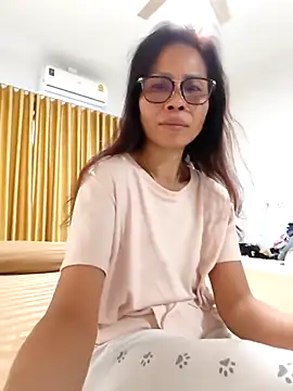 Snapshot of Mama_Eva_1 chatting on 09-27-25, 01:21 Mama Eva 1 online show from 09-27-25, 01:21