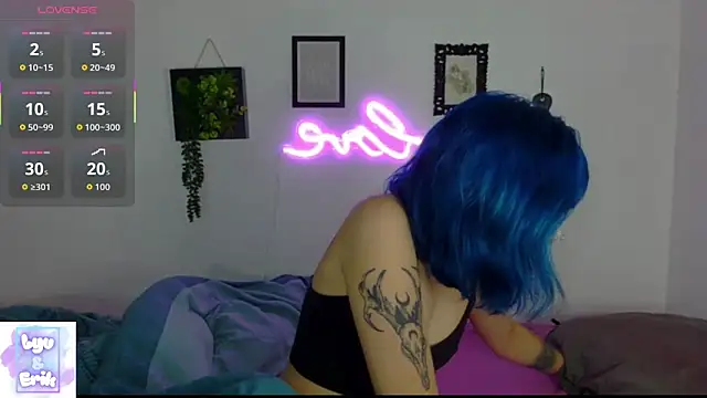 Snapshot of lyv_x_ chatting on 10-19-25, 08:31 lyv x  online show from 10-19-25, 08:31