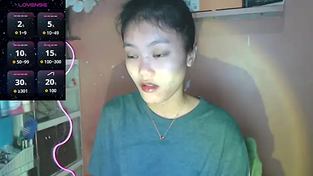 Snapshot of skinny_gracie chatting on 02-15-26, 03:09 skinny gracie online show from 02-15-26, 03:09