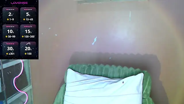 Snapshot of skinny_gracie chatting on 02-22-26, 09:35 skinny gracie online show from 02-22-26, 09:35