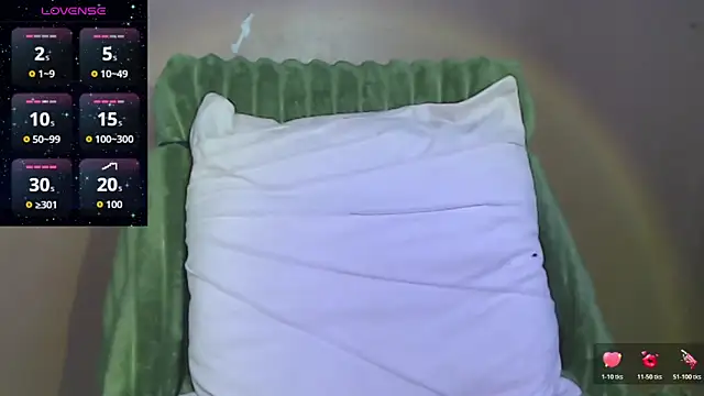 Snapshot of skinny_gracie chatting on 02-23-26, 11:02 skinny gracie online show from 02-23-26, 11:02