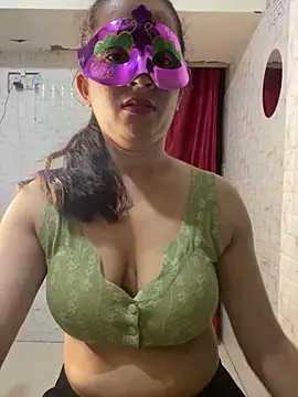 Snapshot of MONA_0213 chatting on 09-20-25, 06:20 MONA 0213 online show from 09-20-25, 06:20