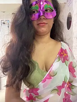 Snapshot of MONA_0213 chatting on 10-06-25, 03:15 MONA 0213 online show from 10-06-25, 03:15