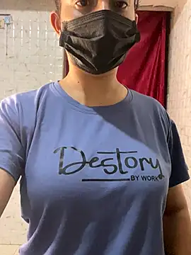 Snapshot of MONA_0213 chatting on 10-06-25, 07:00 MONA 0213 online show from 10-06-25, 07:00