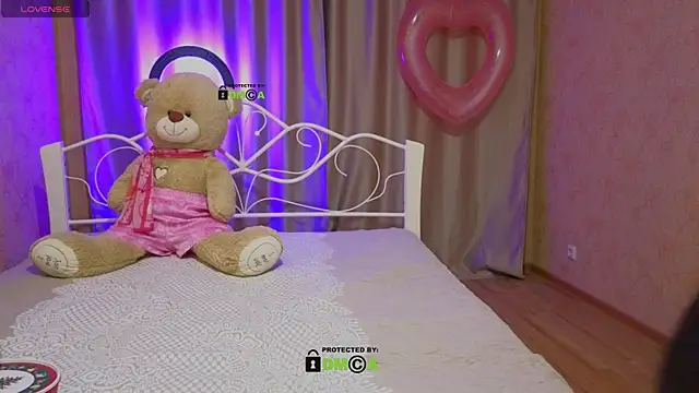 Snapshot of Berkova_L chatting on 10-27-25, 07:51 Berkova L online show from 10-27-25, 07:51