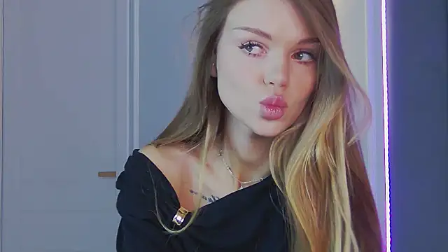 Snapshot of MarilynNova chatting on 01-16-26, 04:38 MarilynNova online show from 01-16-26, 04:38