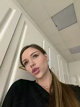 Snapshot of MarilynNova chatting on 01-17-26, 04:17 MarilynNova online show from 01-17-26, 04:17