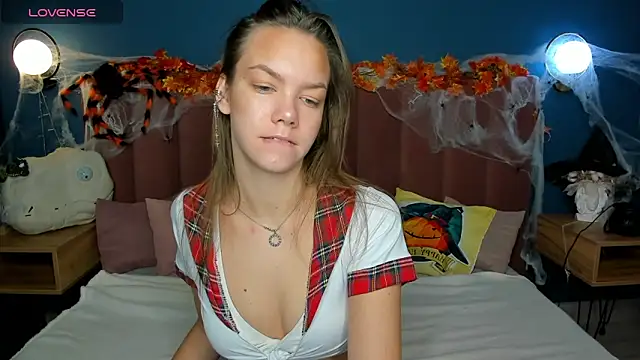 Vickie Smith online show from 10-29-25, 01:30